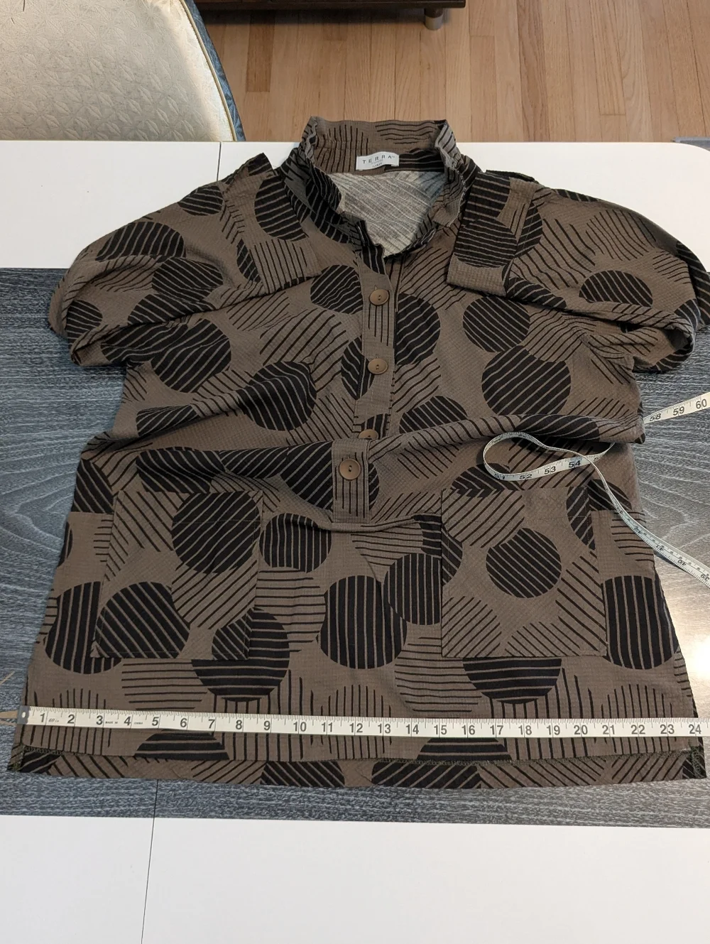 Terra SJ Apparel Large Stand Collar Half Button Shirt Art Deco 3/4 sleeve